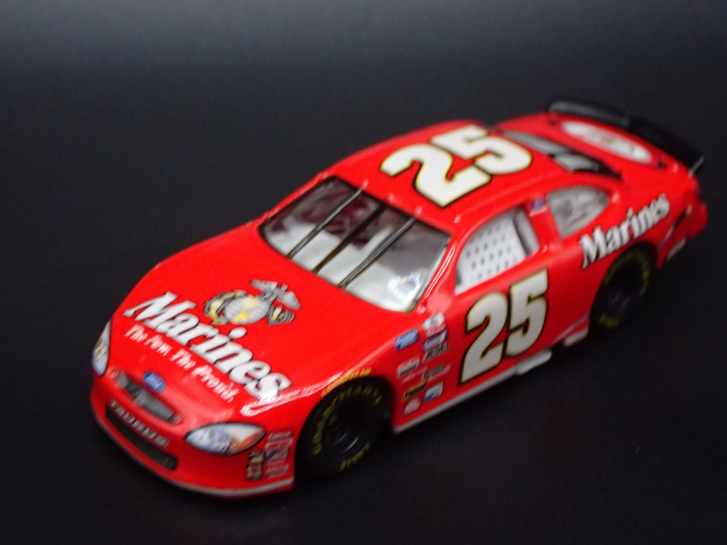 2002 02 FORD TAURUS #25 BOBBY HAMILTON JR MARINES NASCAR 1:64 SCALE DIECAST CAR