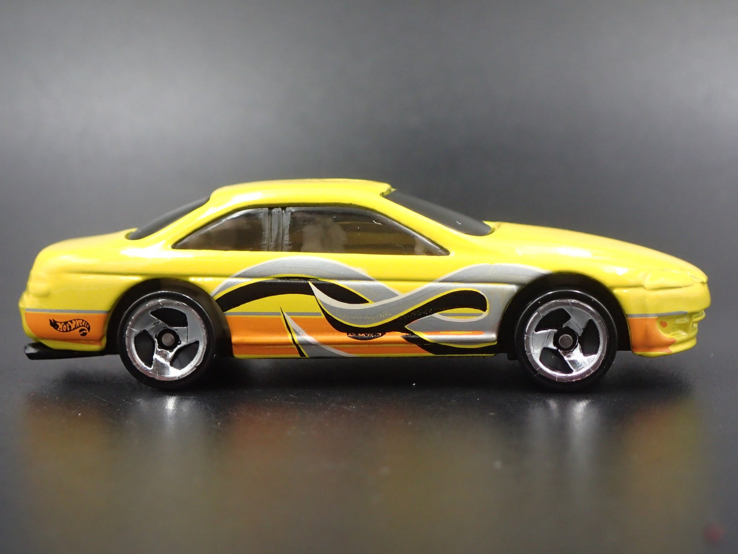 1992-2000 LEXUS SC400 YELLOW 1/64 SCALE COLLECTIBLE DIORAMA DIECAST MODEL CAR