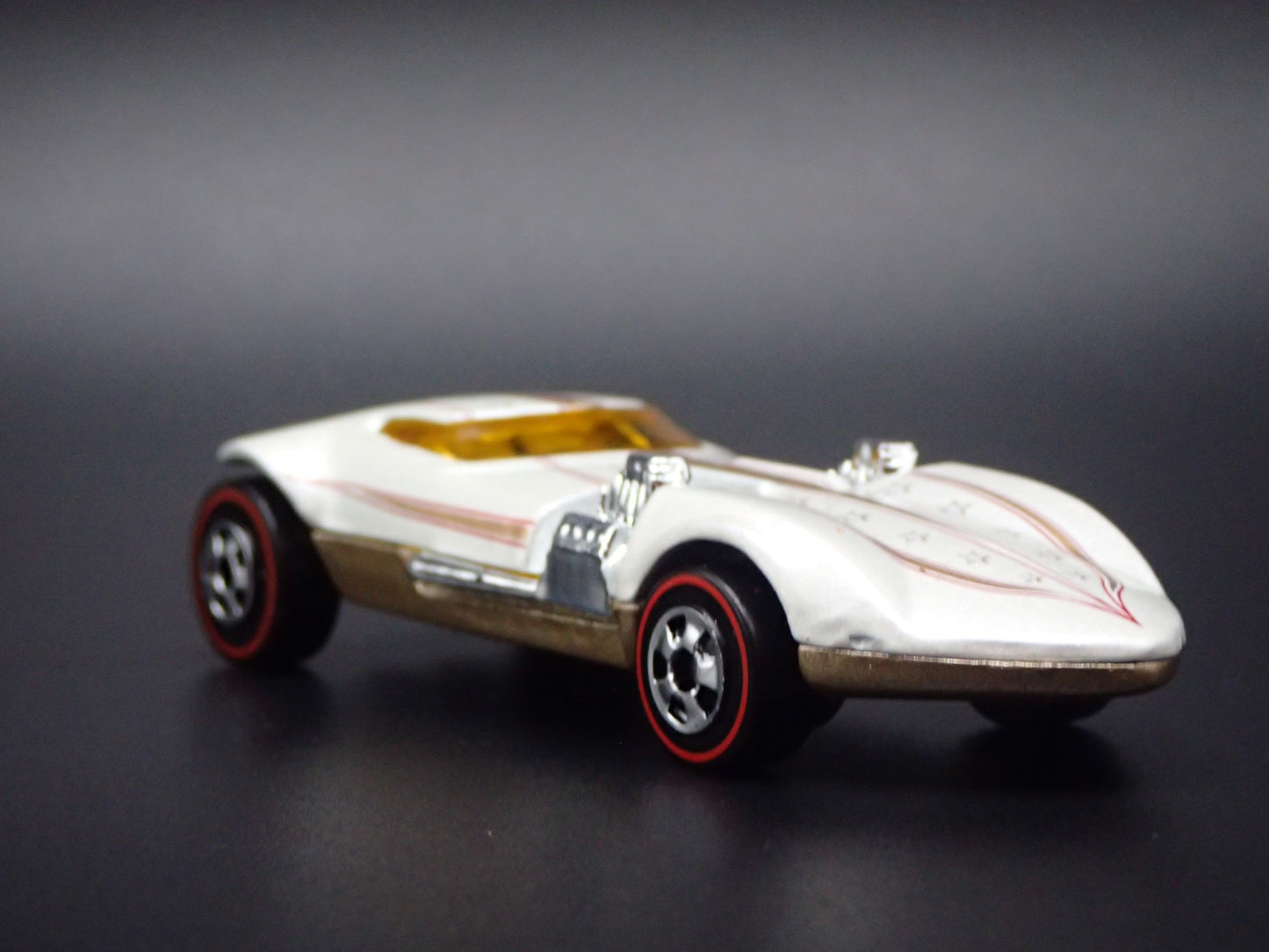 IRA GILLFORD TWIN MILL SHOW CAR TWIN 502 V8 1:64 SCALE DIORAMA DIECAST MODEL CAR