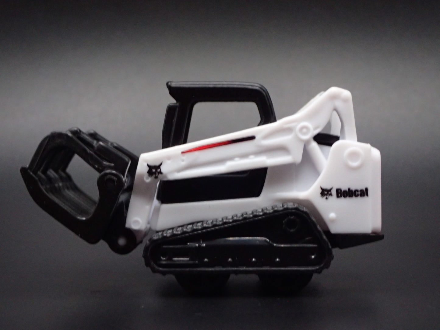 CONSTRUCTION SKID STEER BOBCAT LOADER WHITE 1:64 SCALE DIECAST MODEL CAR