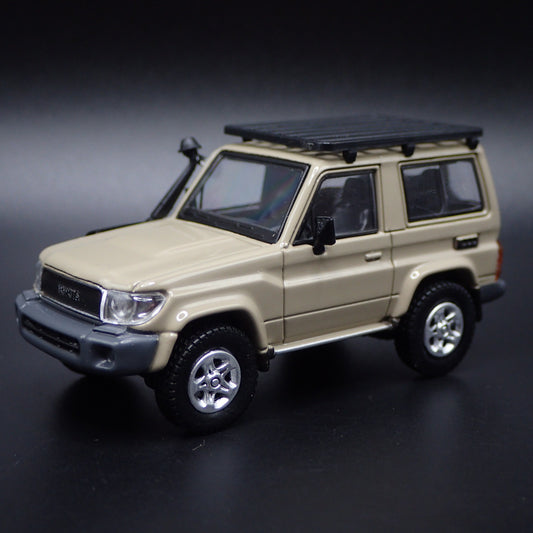 TOYOTA LAND CRUISER 70 SERIES 1/64 SCALE COLLECTIBLE DIORAMA DIECAST MODEL CAR