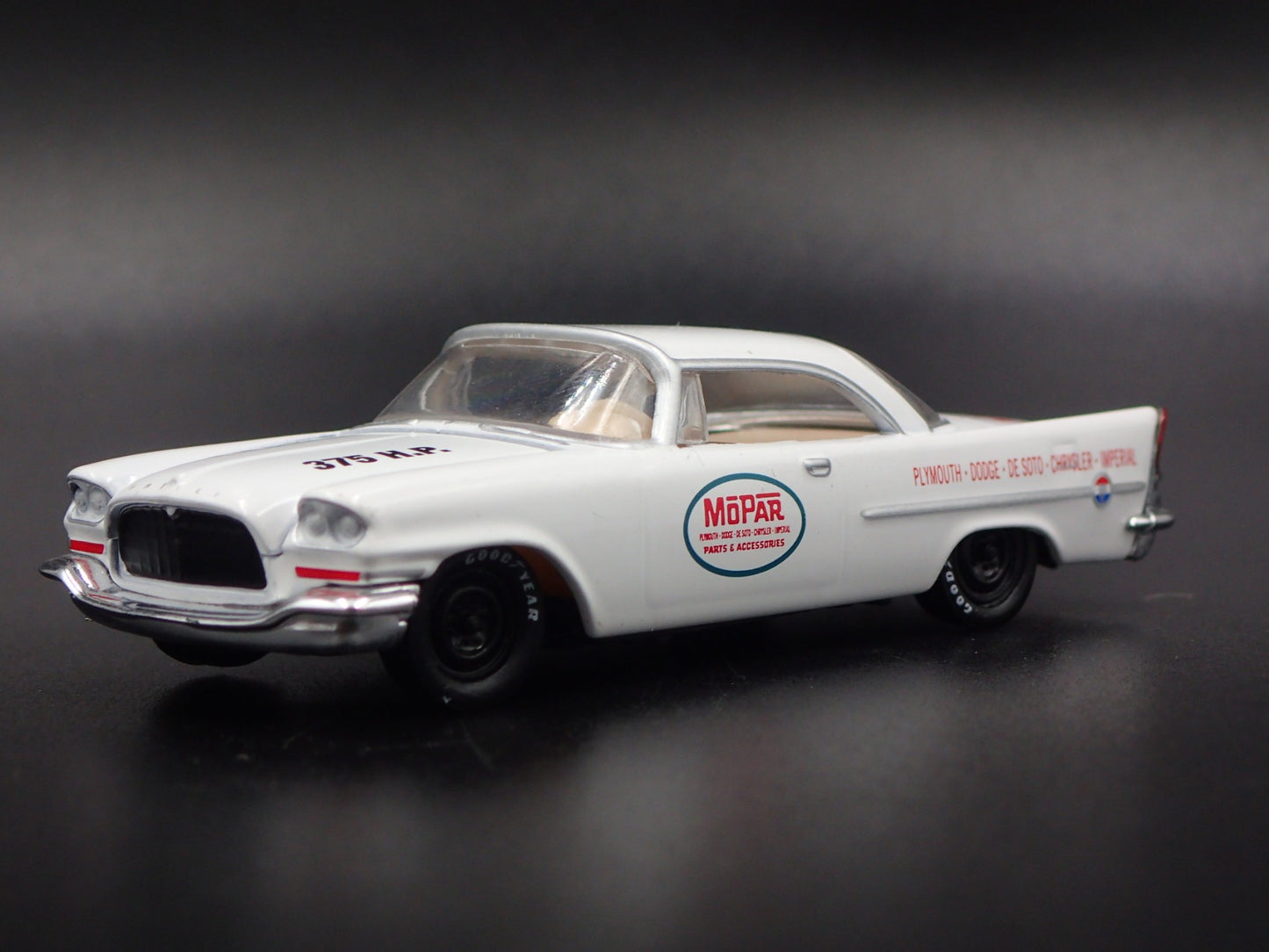 1957 57 CHRYSLER 300C MOPAR 1:64 SCALE COLLECTIBLE DIORAMA DIECAST MODEL CAR