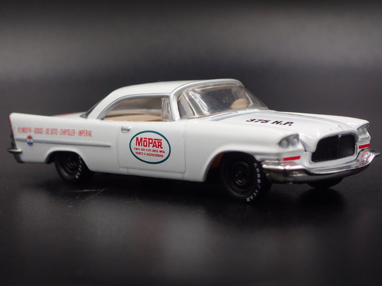 1957 57 CHRYSLER 300C MOPAR 1:64 SCALE COLLECTIBLE DIORAMA DIECAST MODEL CAR