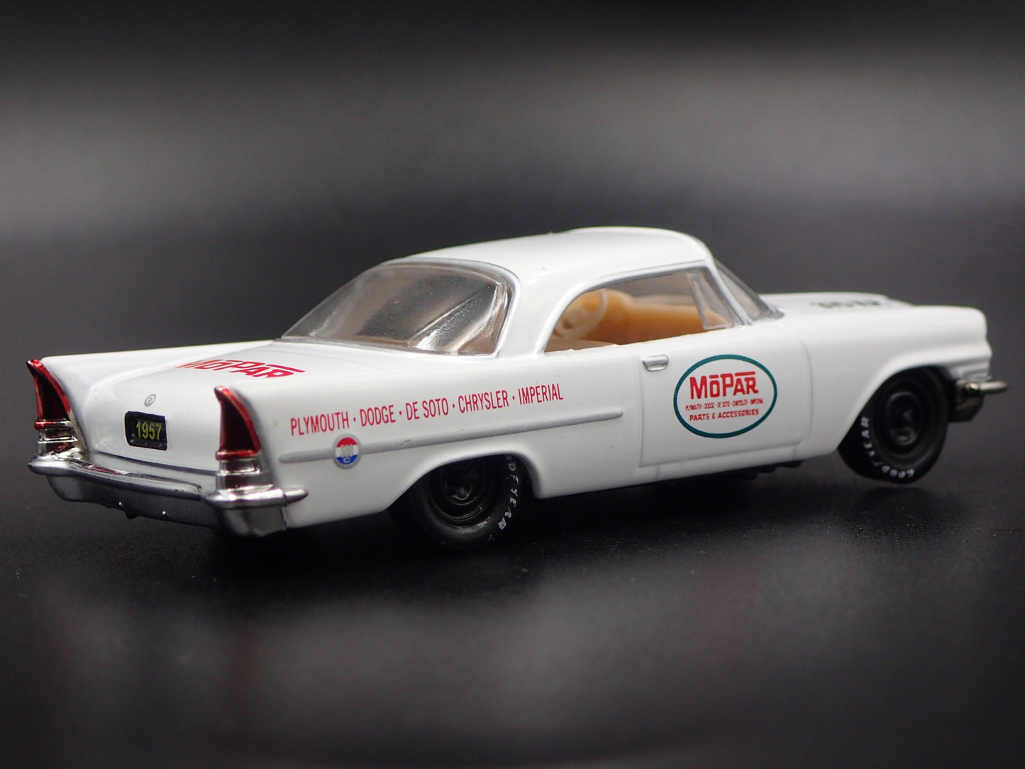 1957 57 CHRYSLER 300C MOPAR 1:64 SCALE COLLECTIBLE DIORAMA DIECAST MODEL CAR