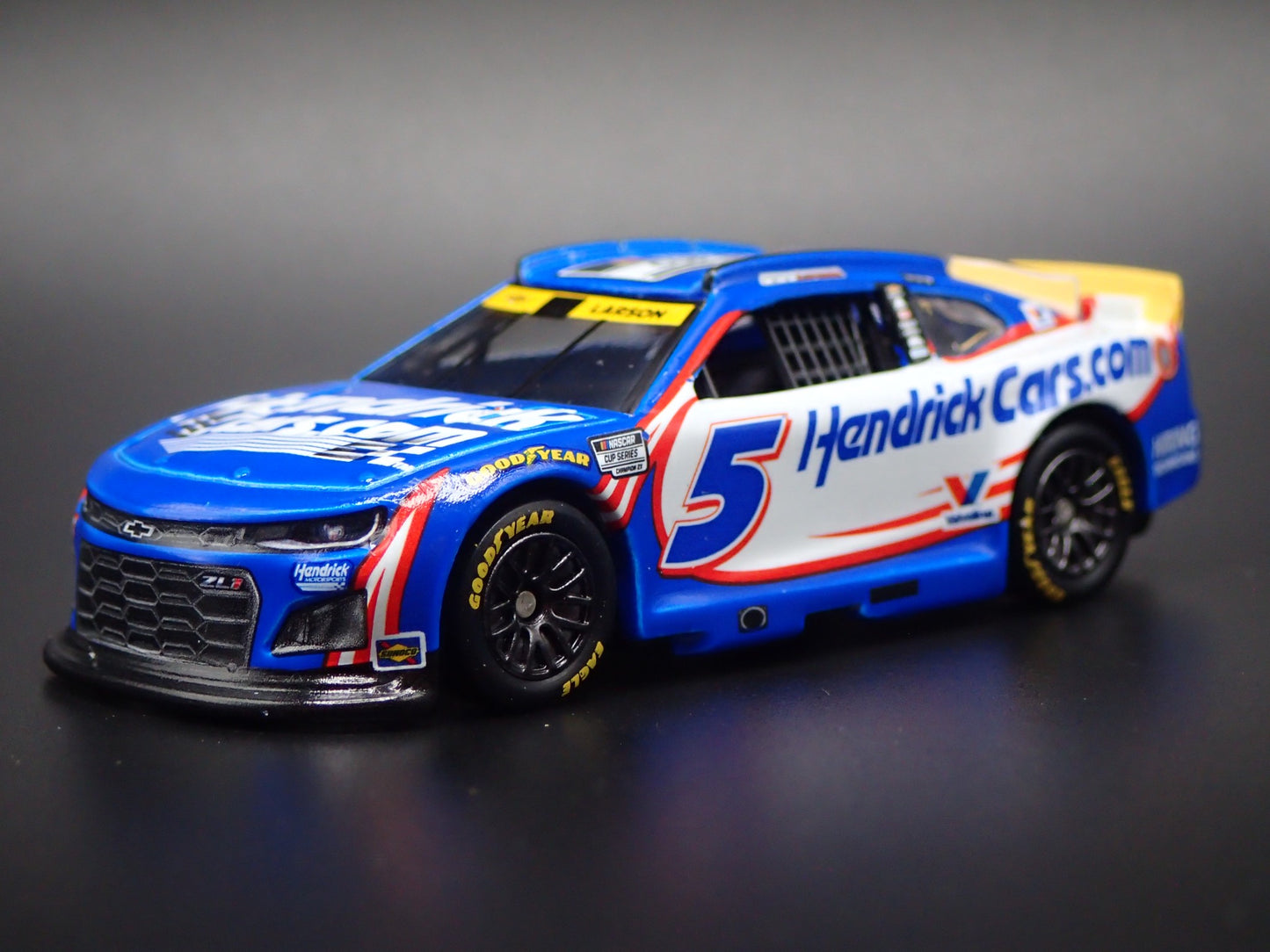 2025 CHEVROLET 5 KYLE LARSON HENDRICKCARS NASCAR CHAMPION 1:64 DIECAST MODEL CAR