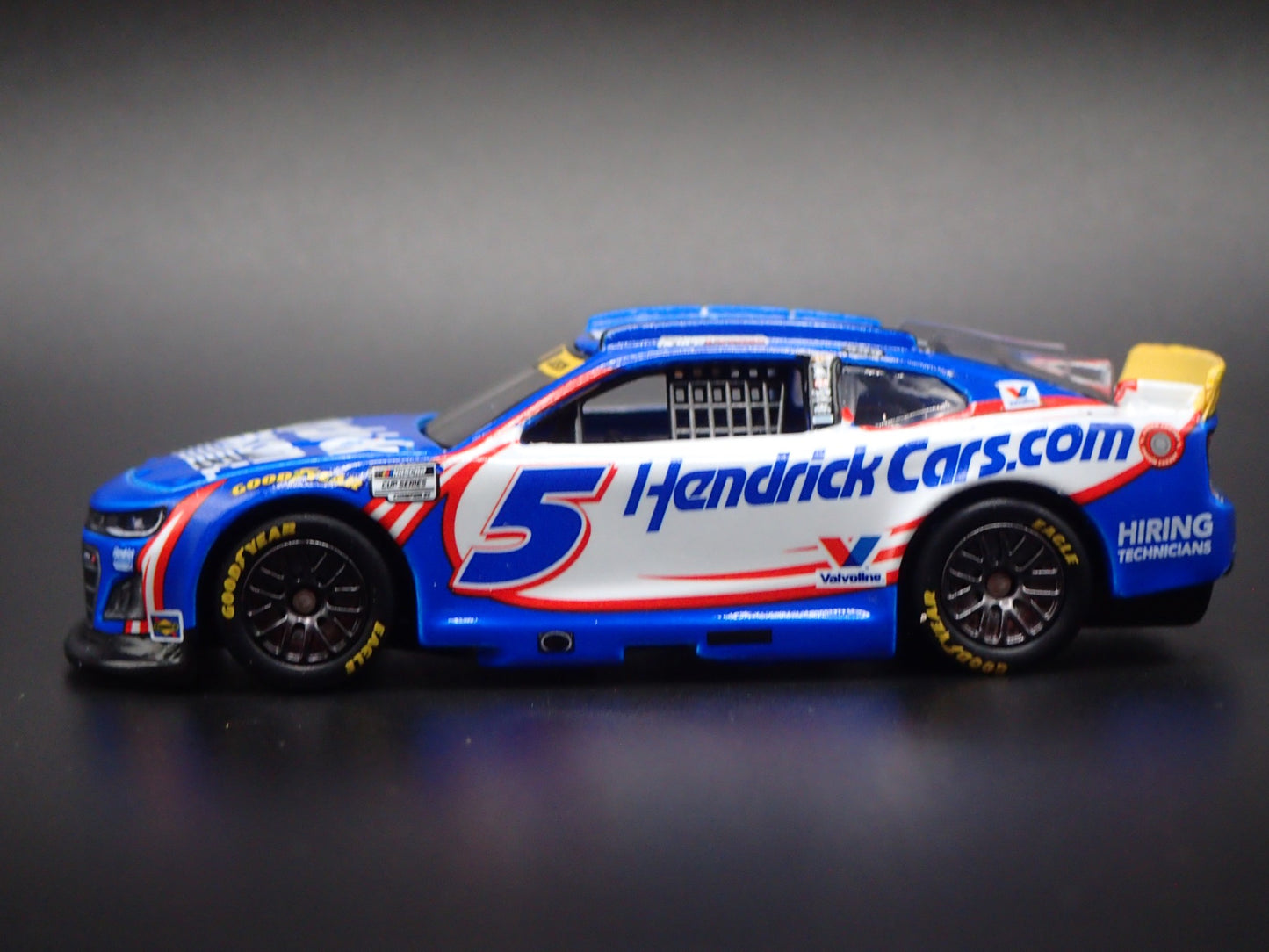 2025 CHEVROLET 5 KYLE LARSON HENDRICKCARS NASCAR CHAMPION 1:64 DIECAST MODEL CAR