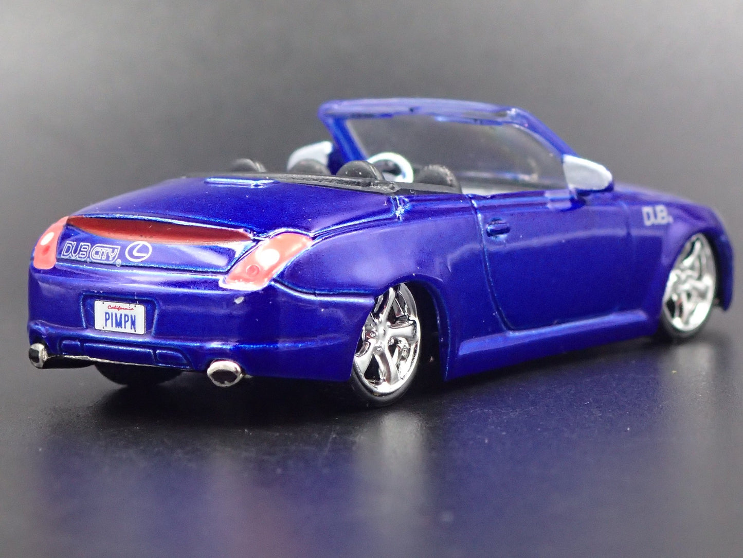2001 - 2005 LEXUS SC430 CONVERTIBLE BLUE 1/64 SCALE DIORAMA DIECAST MODEL CAR