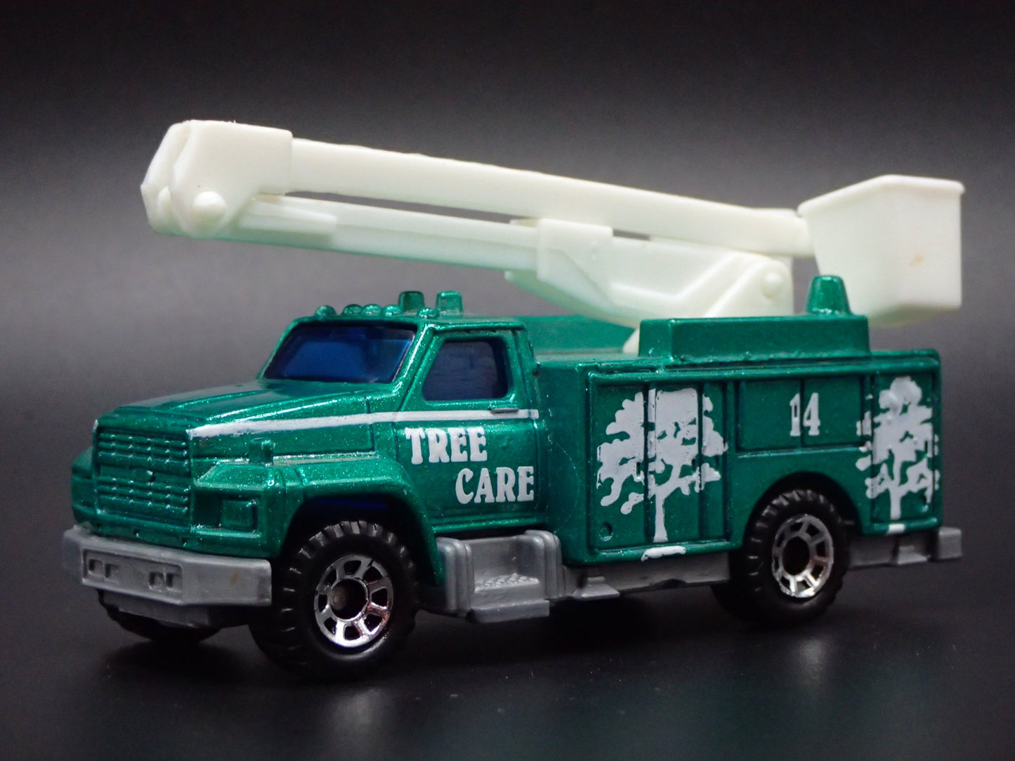 GMC UTILITY TRUCK TREE CARE PICKER GREEN 1:64 MB SCALE DIECAST MODEL CAR