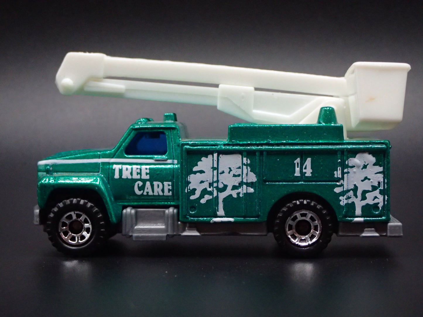 GMC UTILITY TRUCK TREE CARE PICKER GREEN 1:64 MB SCALE DIECAST MODEL CAR