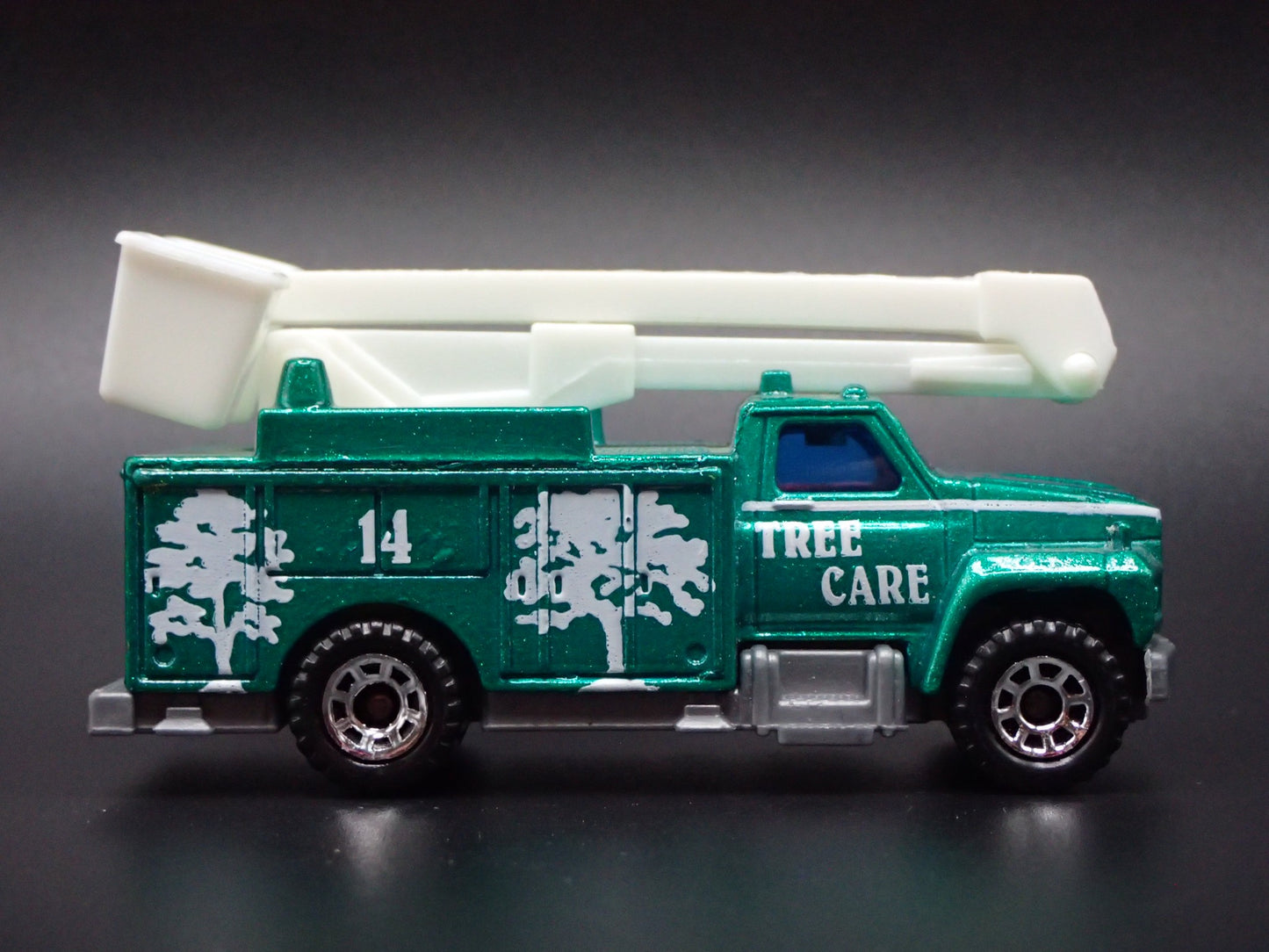 GMC UTILITY TRUCK TREE CARE PICKER GREEN 1:64 MB SCALE DIECAST MODEL CAR