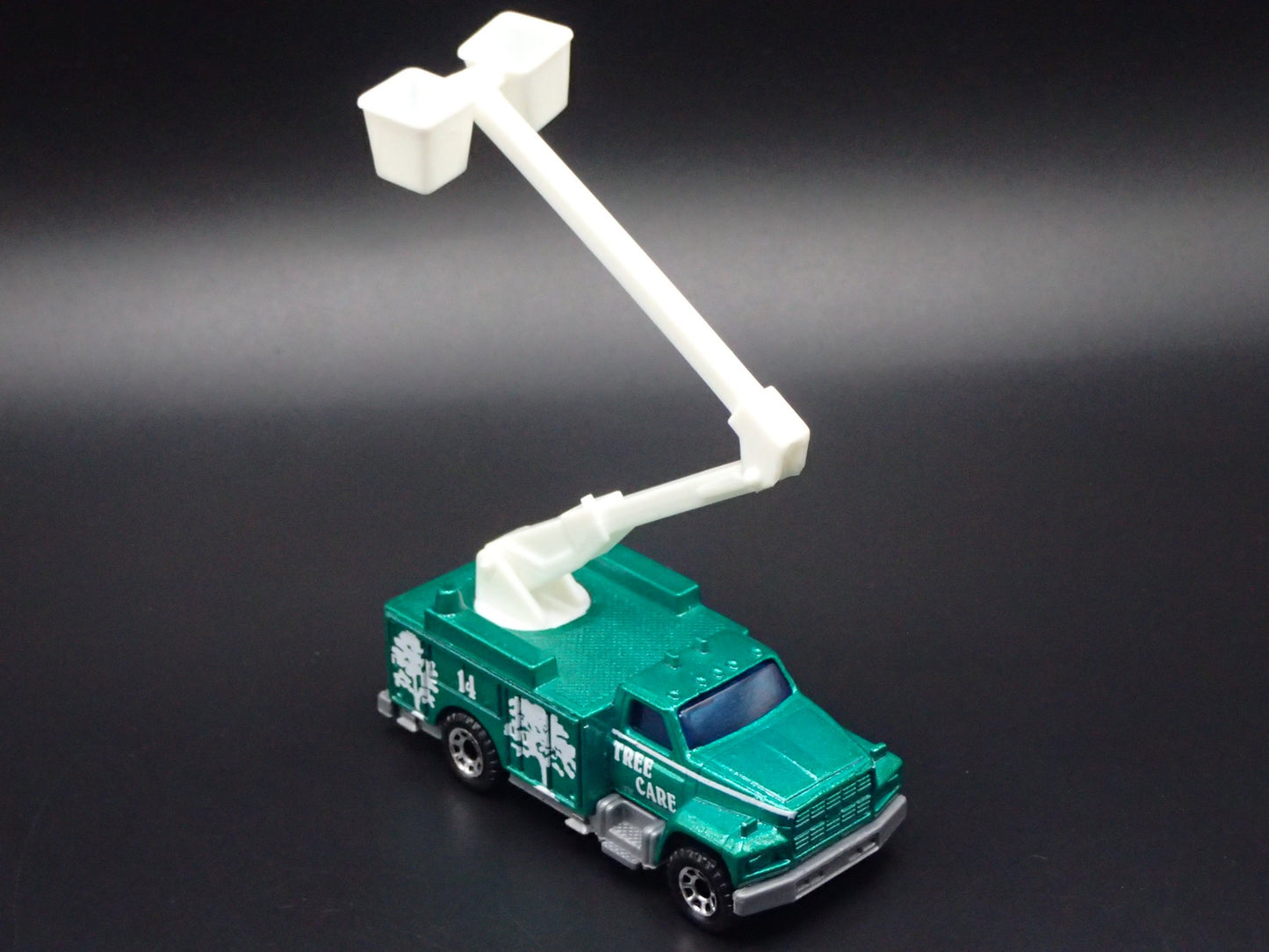 GMC UTILITY TRUCK TREE CARE PICKER GREEN 1:64 MB SCALE DIECAST MODEL CAR