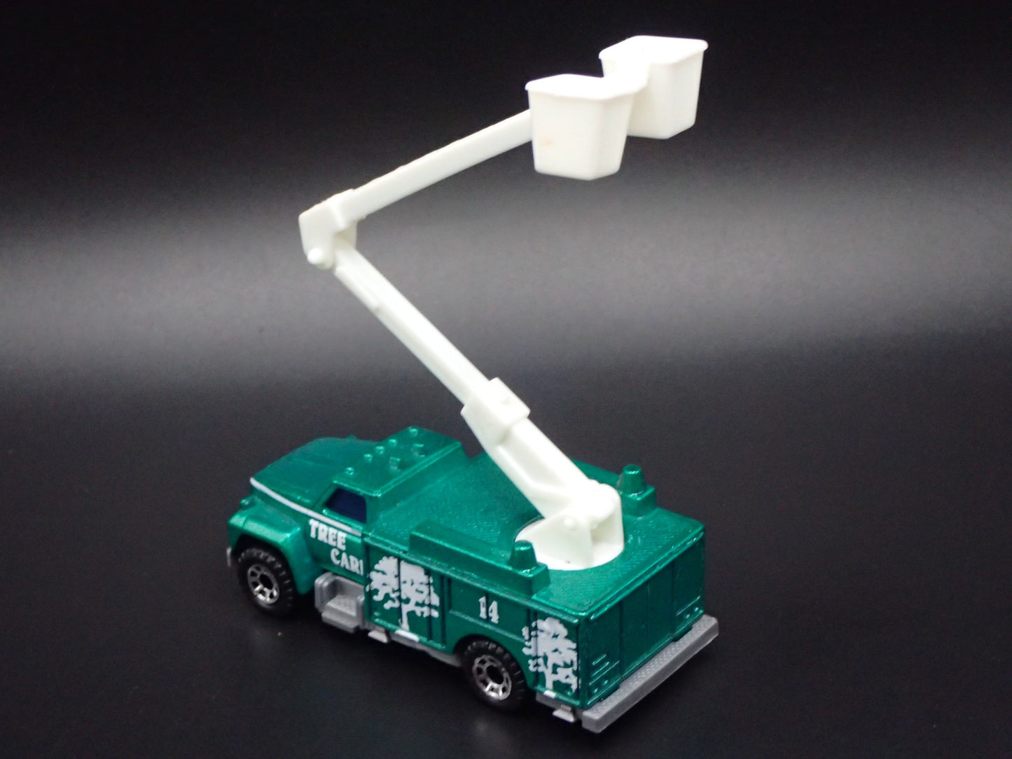 GMC UTILITY TRUCK TREE CARE PICKER GREEN 1:64 MB SCALE DIECAST MODEL CAR