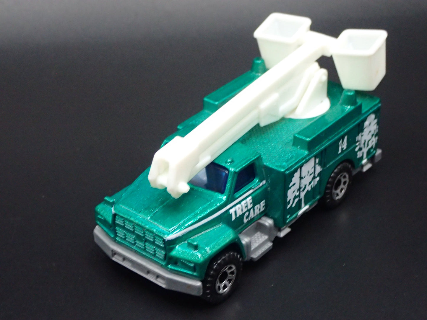 GMC UTILITY TRUCK TREE CARE PICKER GREEN 1:64 MB SCALE DIECAST MODEL CAR