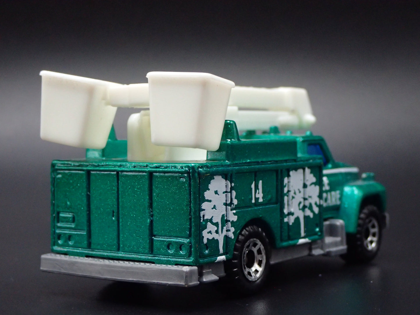 GMC UTILITY TRUCK TREE CARE PICKER GREEN 1:64 MB SCALE DIECAST MODEL CAR