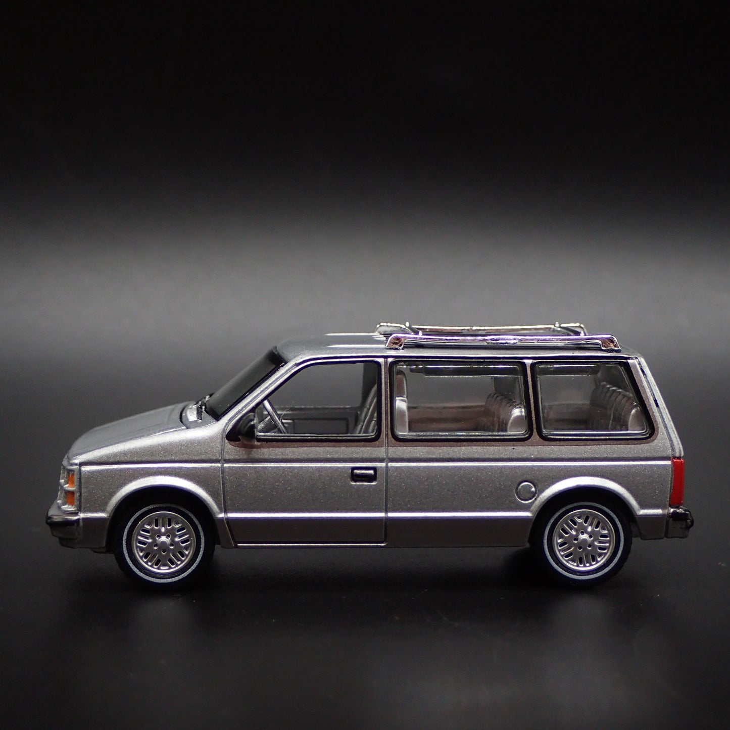 1984-1990 PLYMOUTH VOYAGER MINIVAN CARAVAN  1/64 SCALE DIORAMA DIECAST MODEL CAR