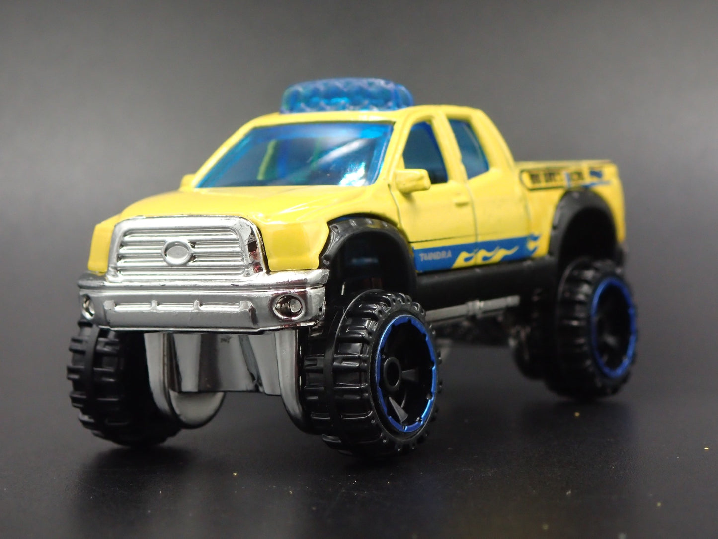 2007-2021 TOYOTA TUNDRA PICKUP TRUCK 4X4 1/64 SCALE DIORAMA DIECAST MODEL CAR