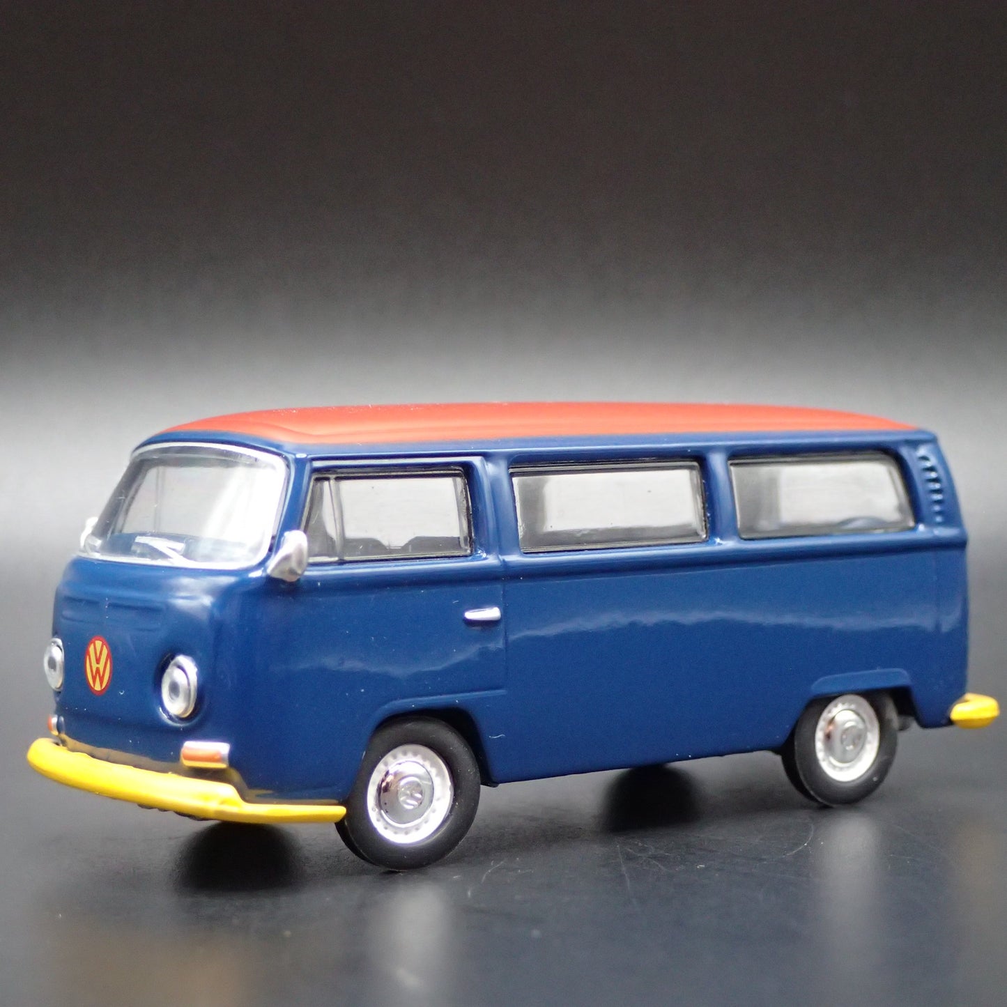 1967-1979 VW VOLKSWAGEN TYPE 2 T2 BUS 1/64 SCALE COLLECTIBLE DIECAST MODEL CAR