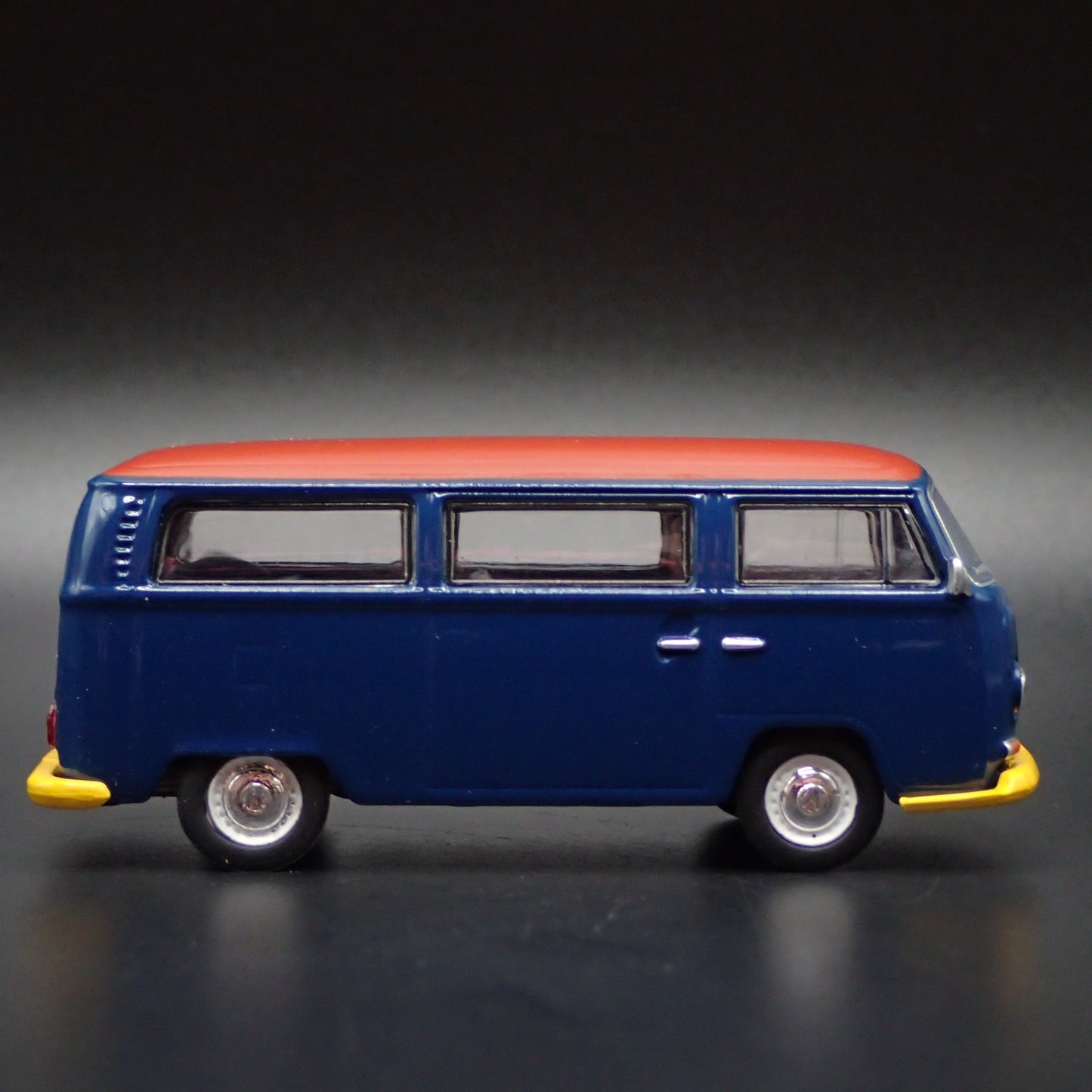 1967-1979 VW VOLKSWAGEN TYPE 2 T2 BUS 1/64 SCALE COLLECTIBLE DIECAST MODEL CAR