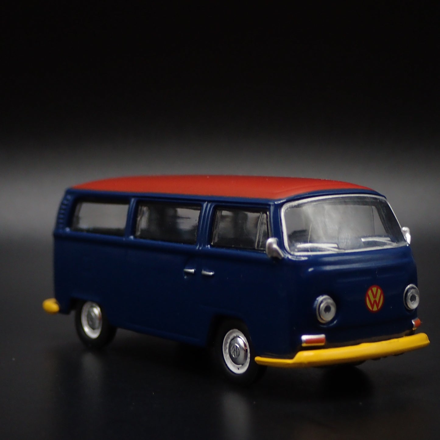 1967-1979 VW VOLKSWAGEN TYPE 2 T2 BUS 1/64 SCALE COLLECTIBLE DIECAST MODEL CAR