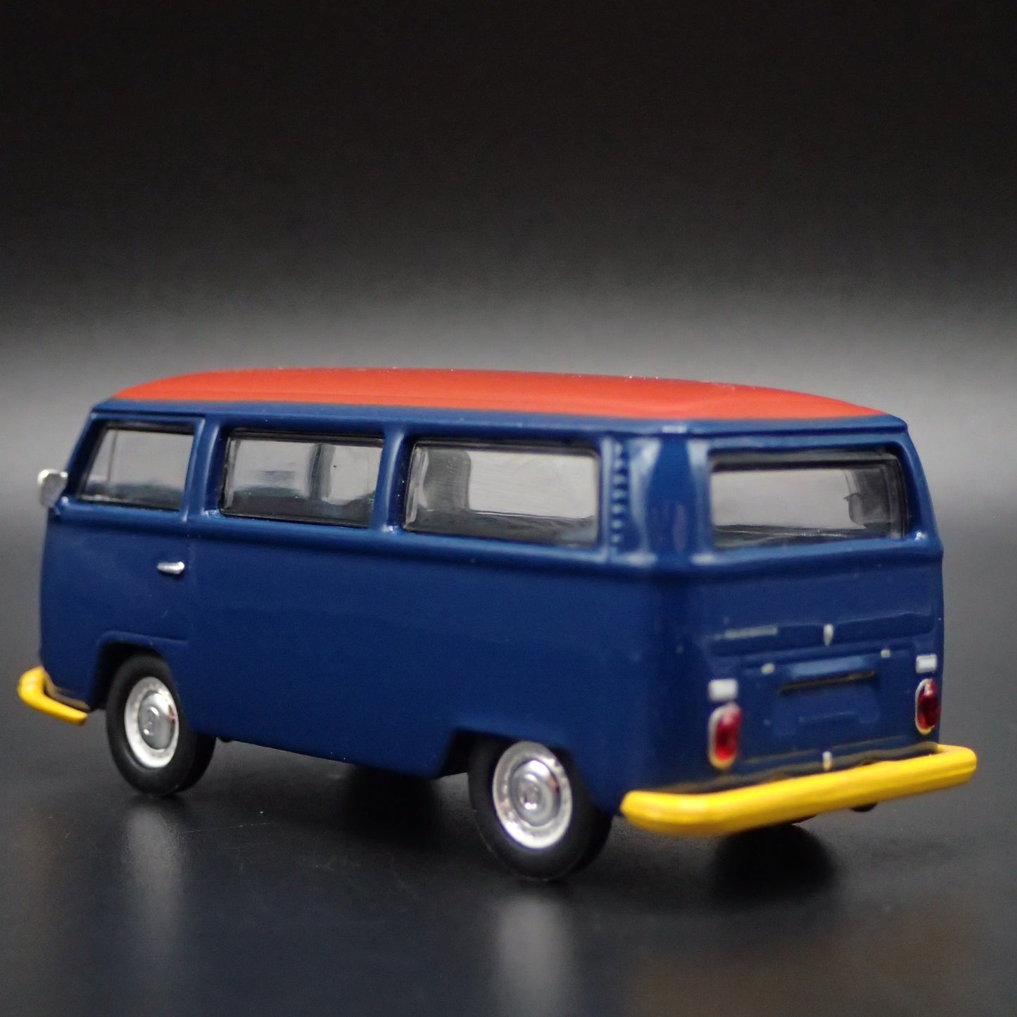1967-1979 VW VOLKSWAGEN TYPE 2 T2 BUS 1/64 SCALE COLLECTIBLE DIECAST MODEL CAR