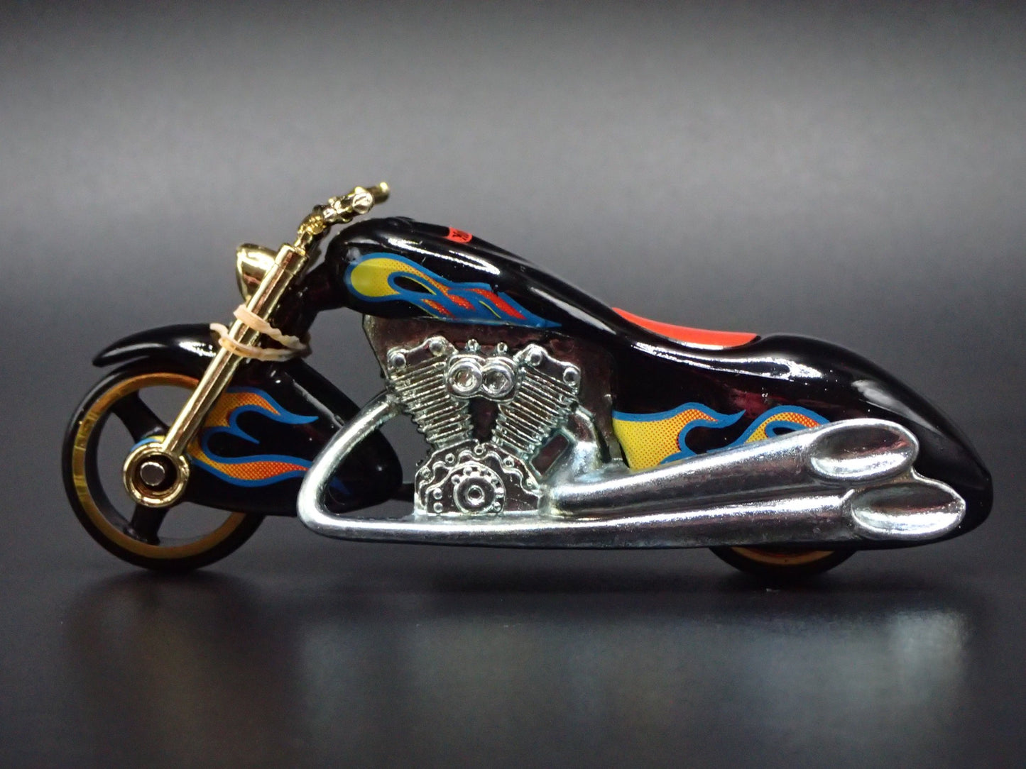 SCORCHIN SCOOTER MOTORCYCLE JIFFY LUBE 1:64 HW SCALE DIORAMA DIECAST MODEL CAR