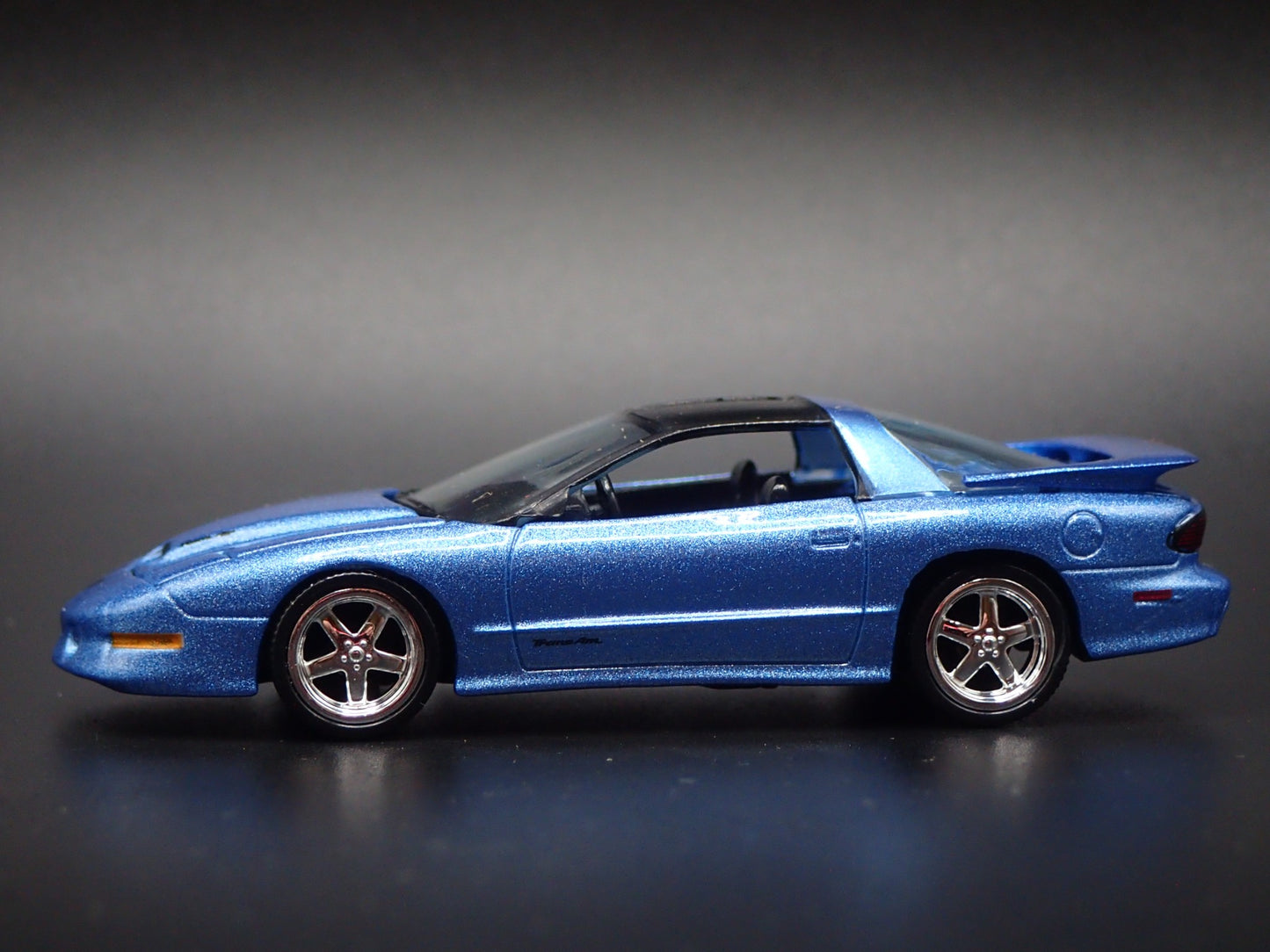 1997 97 PONTIAC FIREBIRD TA WS6 1:64 SCALE COLLECTIBLE DIORAMA DIECAST MODEL CAR