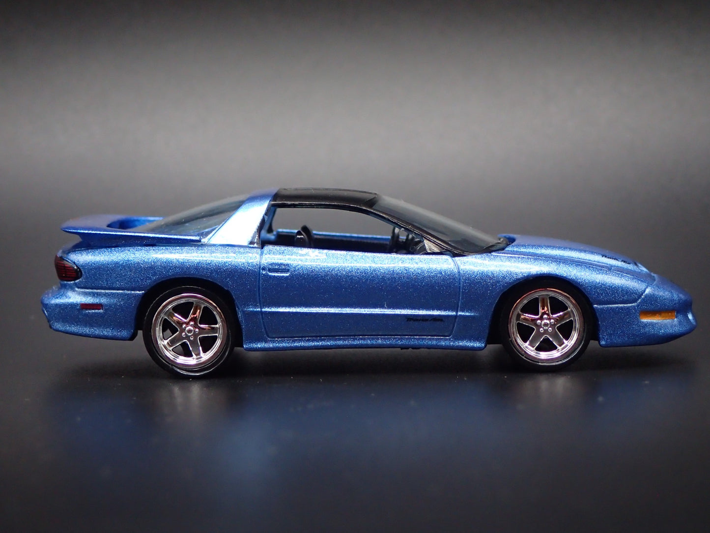 1997 97 PONTIAC FIREBIRD TA WS6 1:64 SCALE COLLECTIBLE DIORAMA DIECAST MODEL CAR