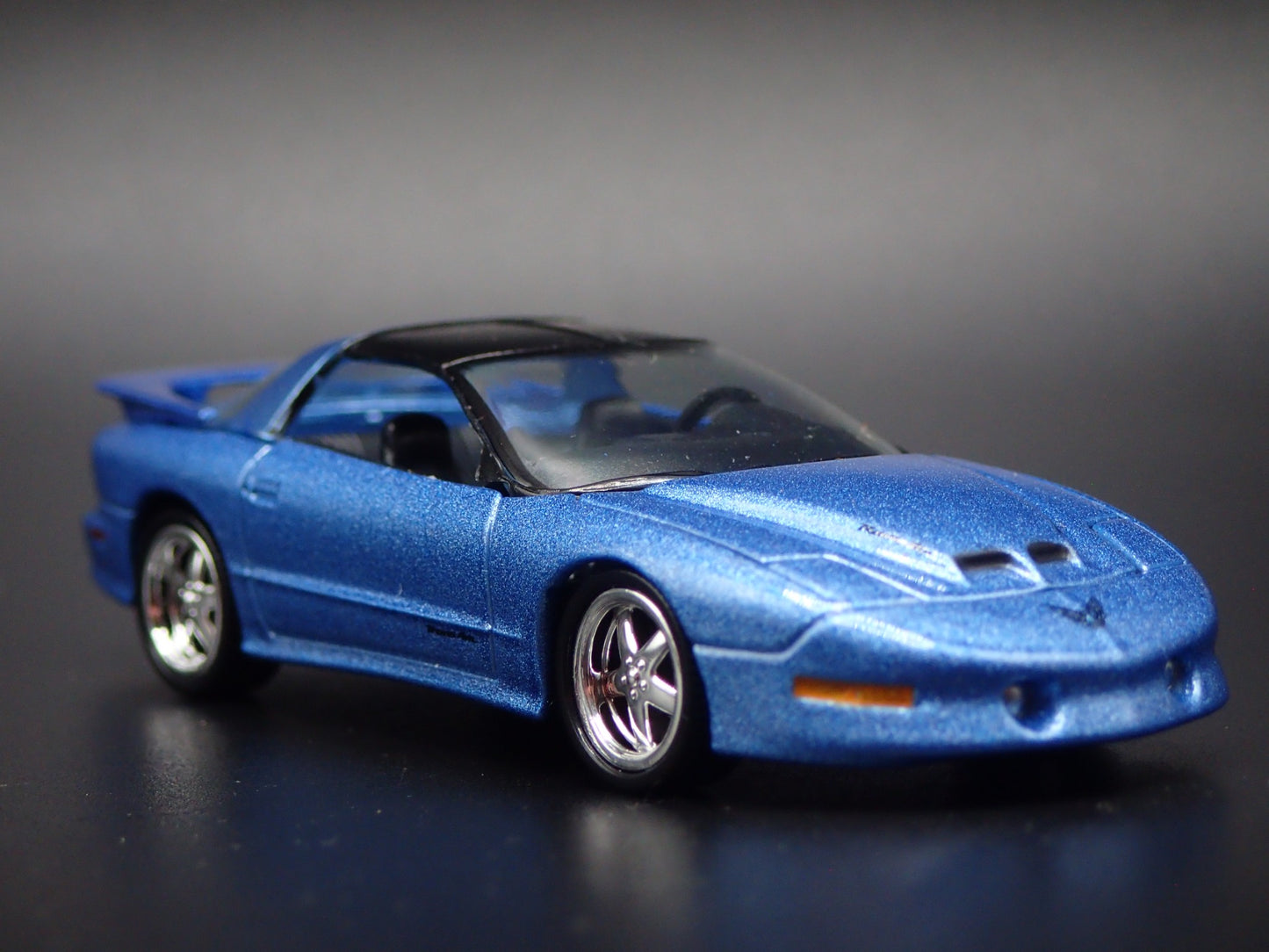 1997 97 PONTIAC FIREBIRD TA WS6 1:64 SCALE COLLECTIBLE DIORAMA DIECAST MODEL CAR