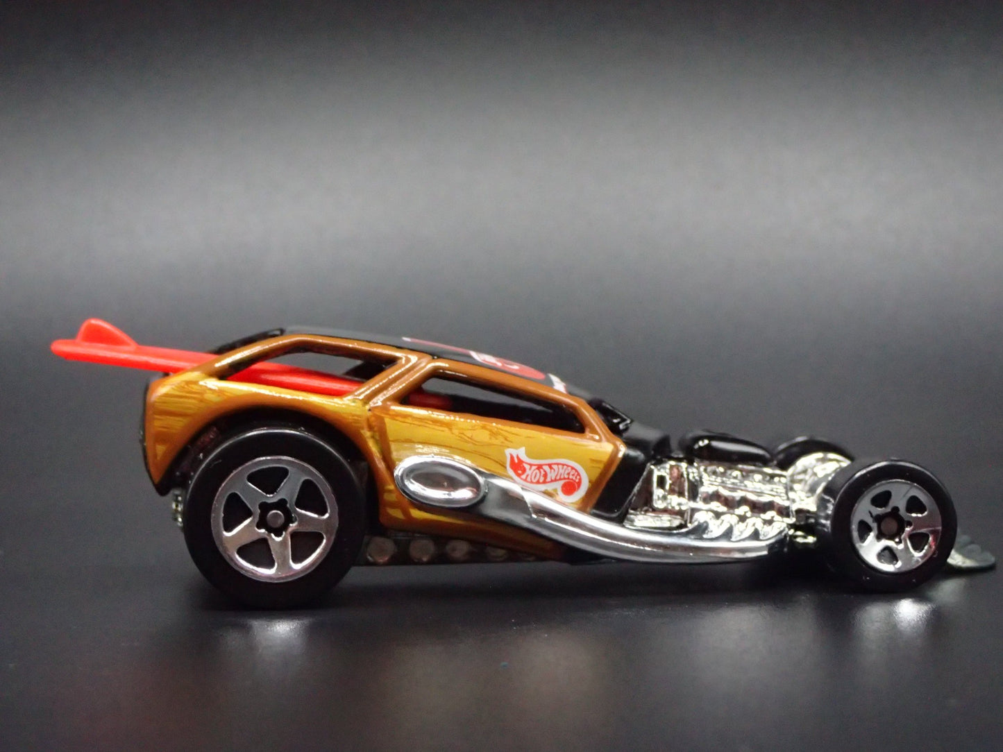 HOT WHEELS SURF CRATE CUSTOM HOT ROD CAR JIFFY LUBE 1/64 SCALE DIECAST MODEL CAR