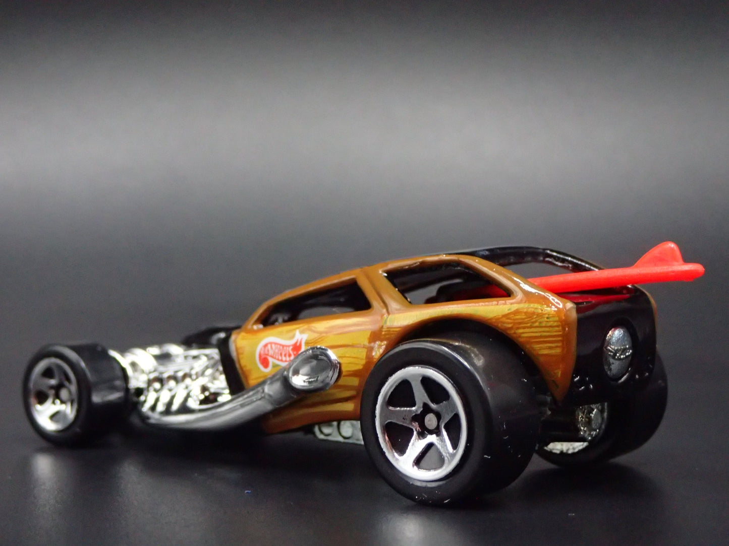 HOT WHEELS SURF CRATE CUSTOM HOT ROD CAR JIFFY LUBE 1/64 SCALE DIECAST MODEL CAR
