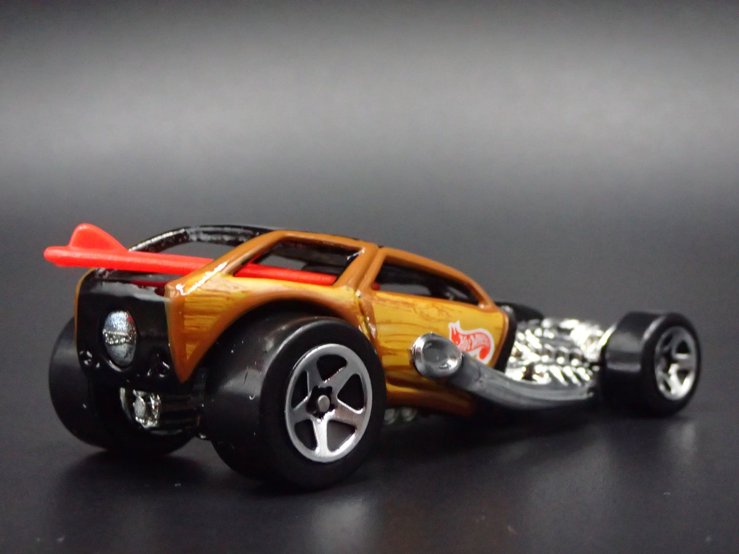 HOT WHEELS SURF CRATE CUSTOM HOT ROD CAR JIFFY LUBE 1/64 SCALE DIECAST MODEL CAR