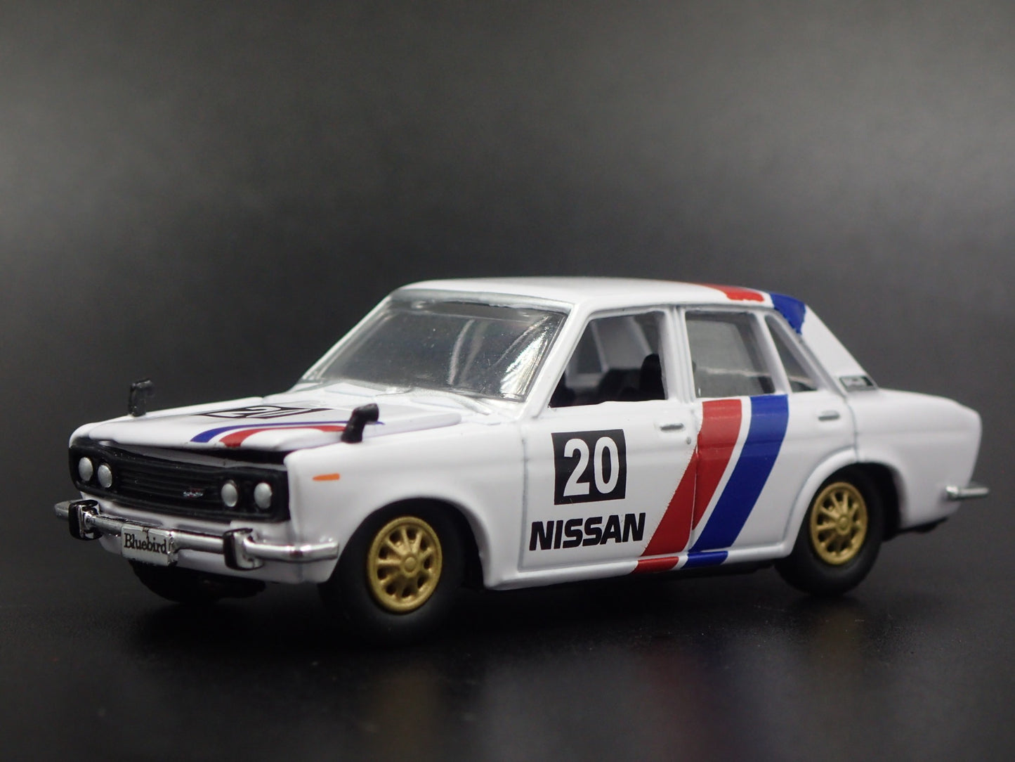 1967-1973 DATSUN BLUEBIRD 1600 SSS FOUR DOOR WHITE 1:64 SCALE DIECAST MODEL CAR