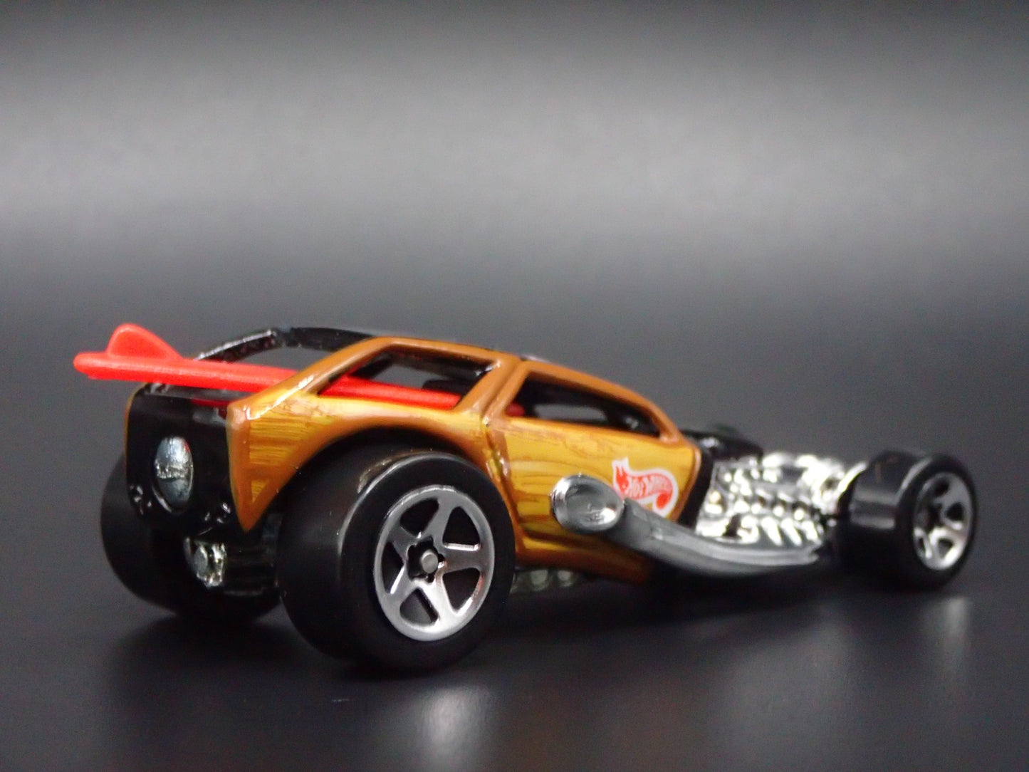 HOT WHEELS SURF CRATE CUSTOM HOT ROD CAR JIFFY LUBE 1/64 SCALE DIECAST MODEL CAR