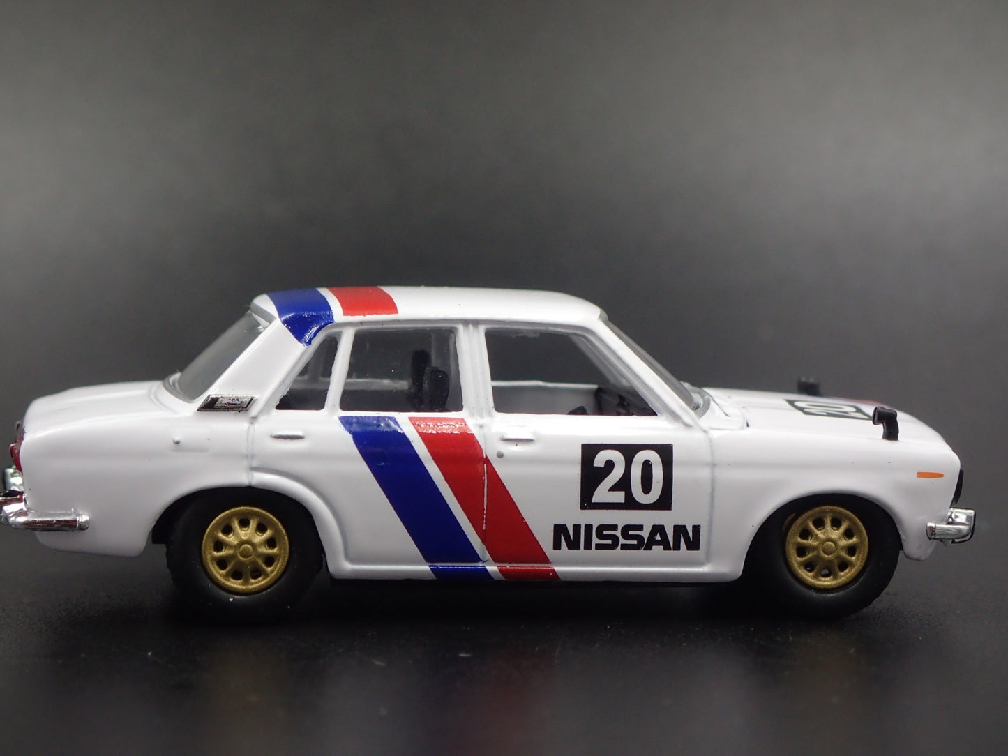 1967-1973 DATSUN BLUEBIRD 1600 SSS FOUR DOOR WHITE 1:64 SCALE DIECAST MODEL CAR