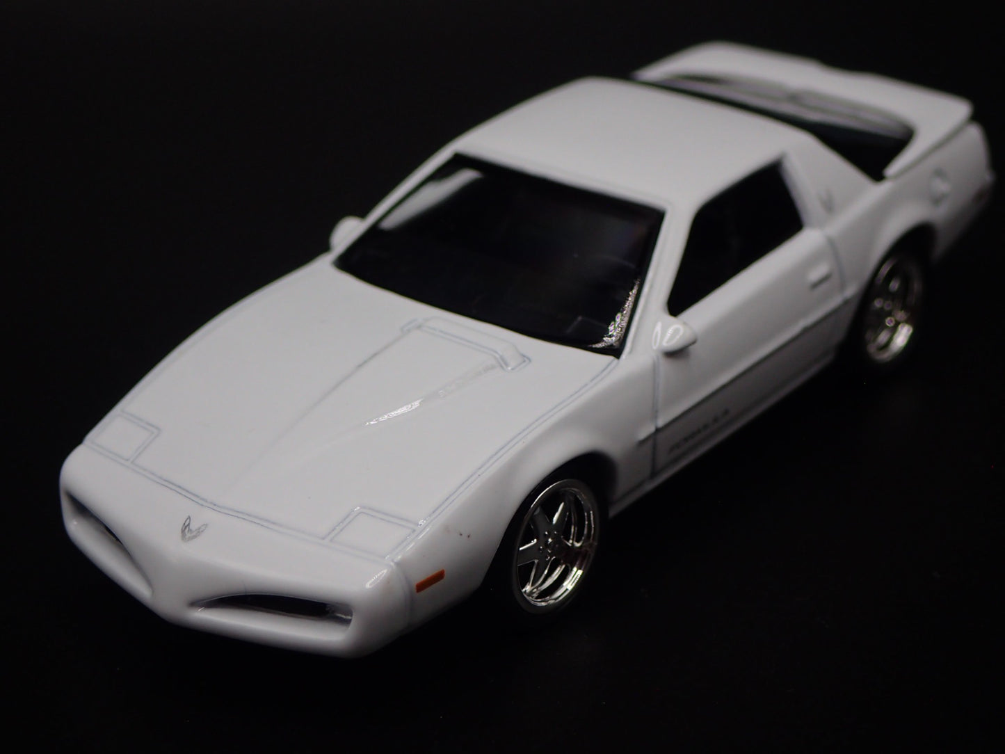 1992 92 PONTIAC FIREBIRD FORMULA WHITE 1:64 SCALE DIORAMA DIECAST MODEL CAR