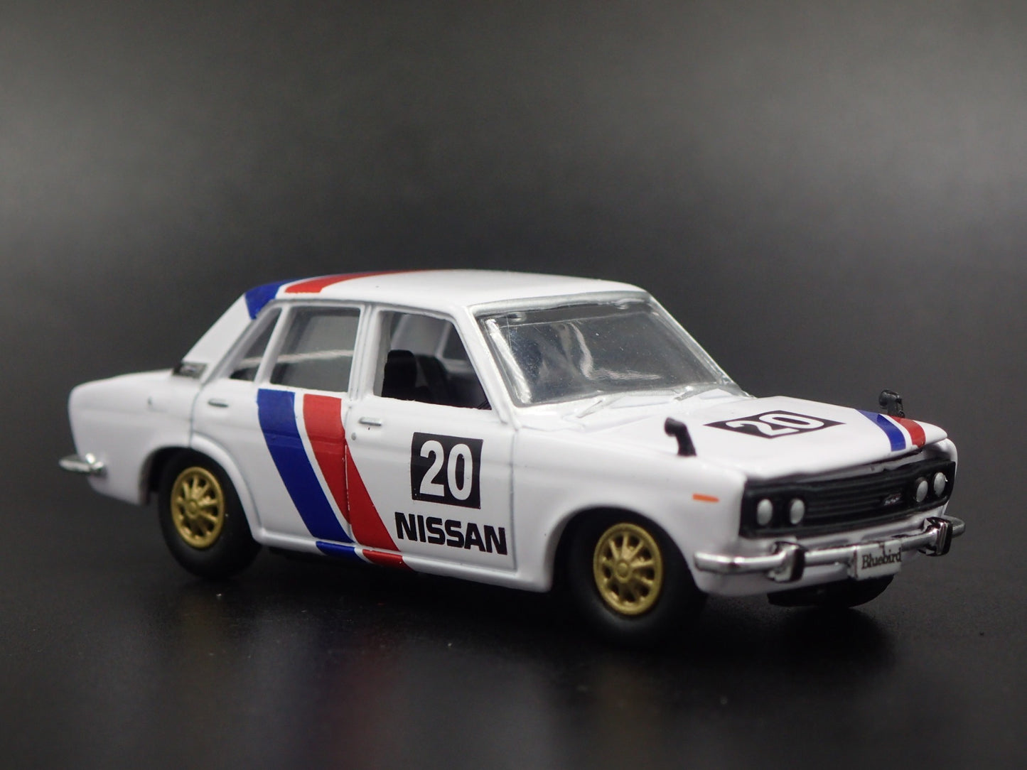 1967-1973 DATSUN BLUEBIRD 1600 SSS FOUR DOOR WHITE 1:64 SCALE DIECAST MODEL CAR