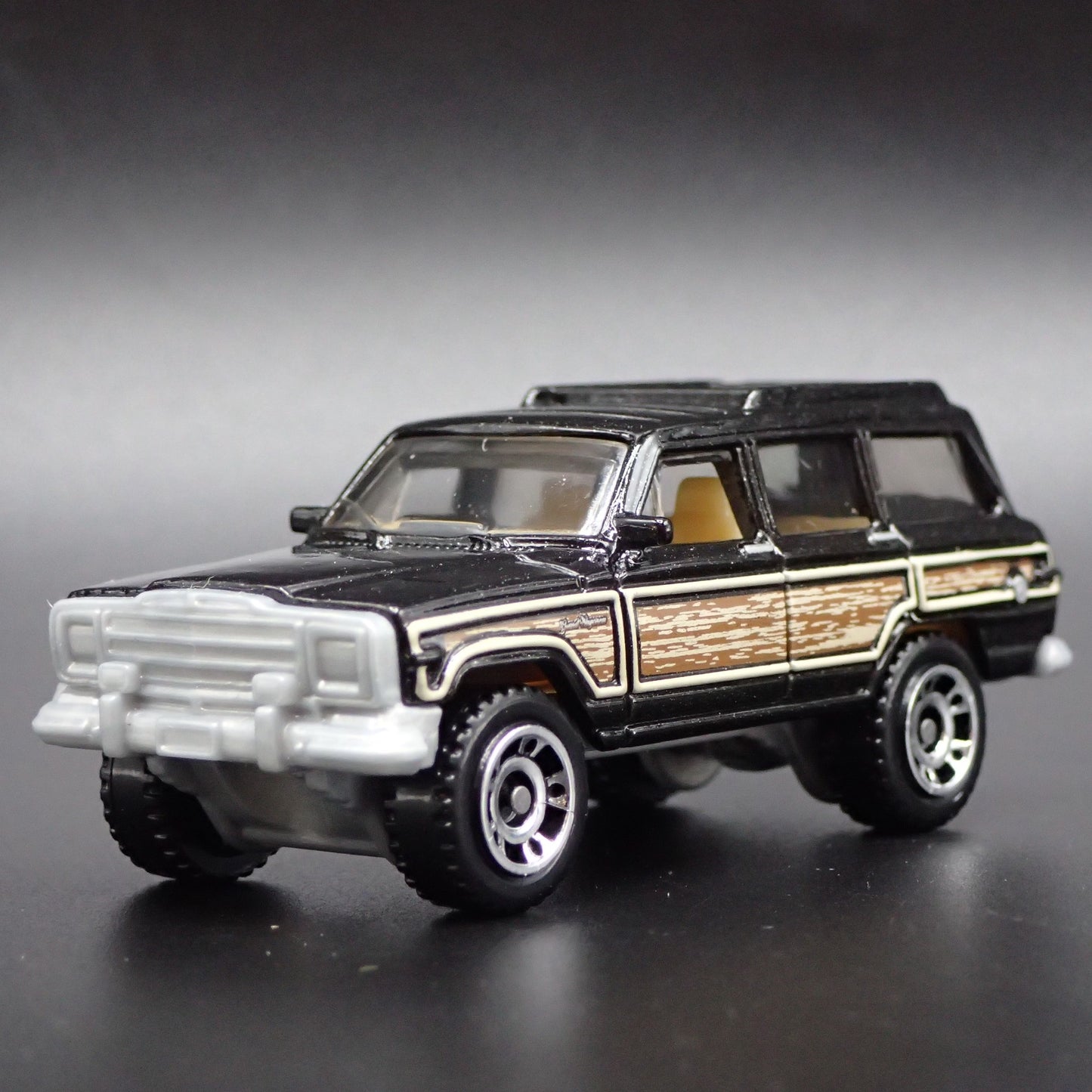 1980-1991 JEEP WAGONEER w/ TOW HITCH BLACK 1:64 SCALE DIORAMA DIECAST MODEL CAR