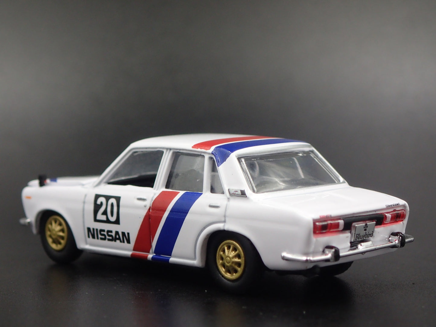 1967-1973 DATSUN BLUEBIRD 1600 SSS FOUR DOOR WHITE 1:64 SCALE DIECAST MODEL CAR