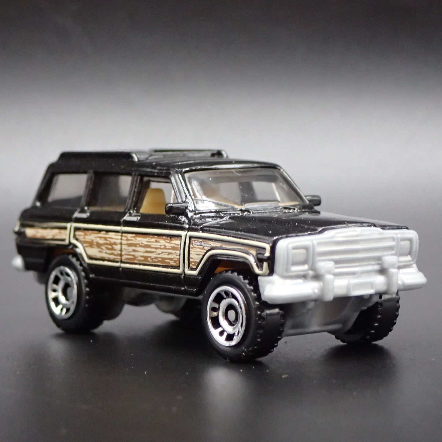 1980-1991 JEEP WAGONEER w/ TOW HITCH BLACK 1:64 SCALE DIORAMA DIECAST MODEL CAR