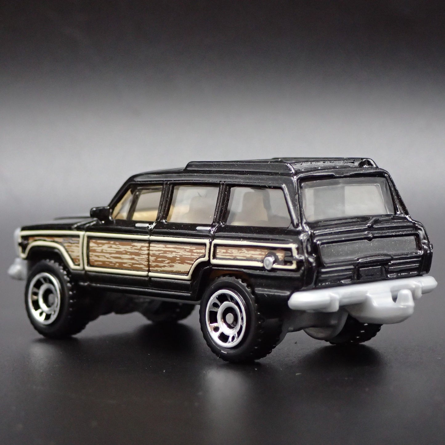 1980-1991 JEEP WAGONEER w/ TOW HITCH BLACK 1:64 SCALE DIORAMA DIECAST MODEL CAR