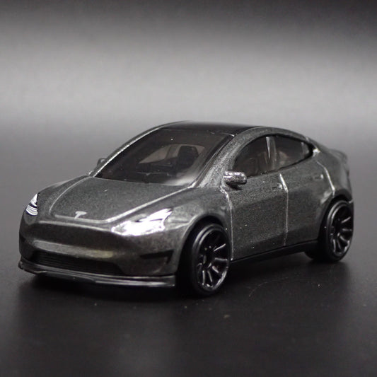 2020-2025 TESLA MODEL Y SUV 1:64 SCALE COLLECTIBLE DIORAMA DIECAST MODEL CAR