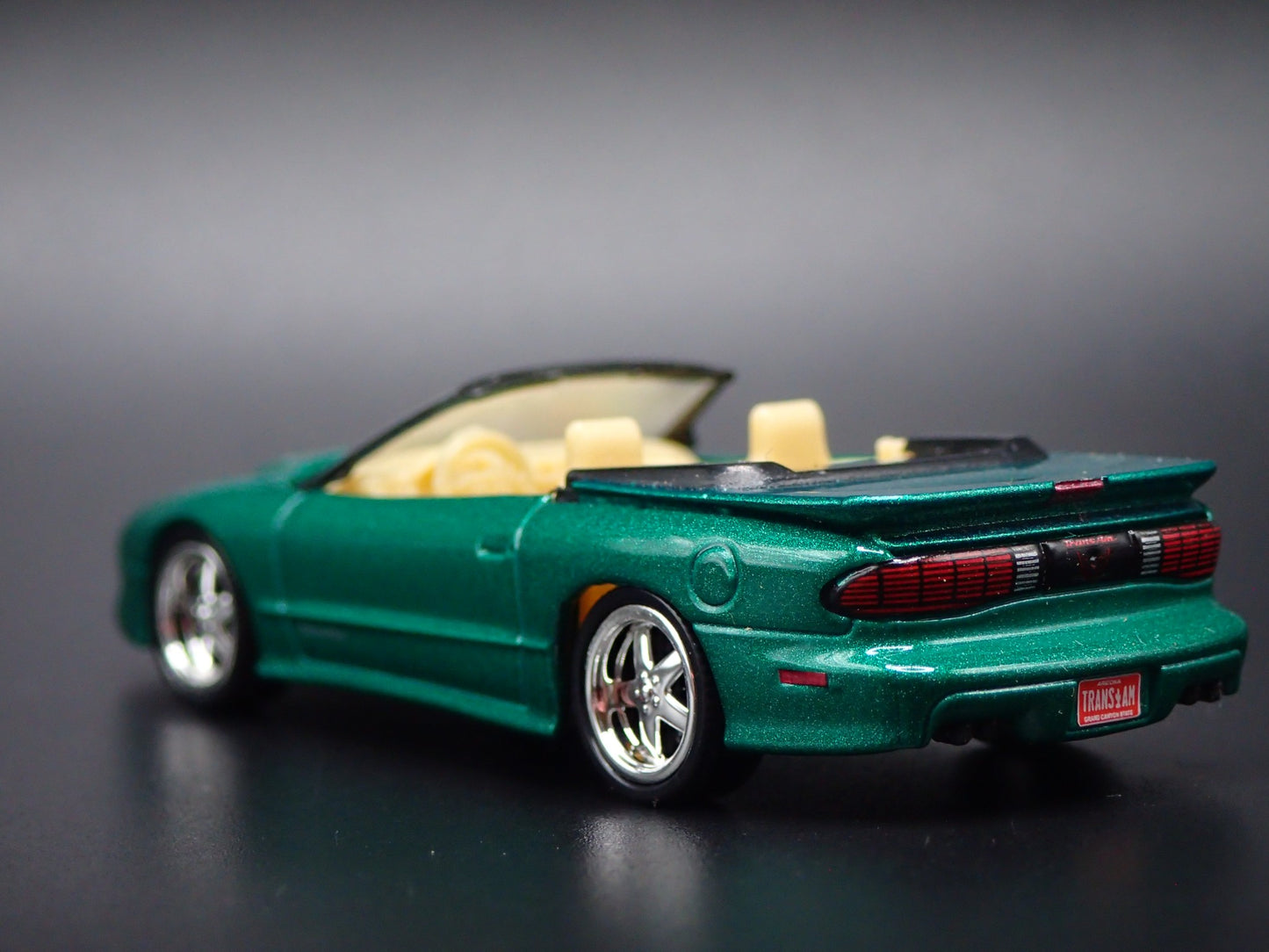 1997 97 PONTIAC FIREBIRD TA CONVERTIBLE 1:64 SCALE DIORAMA DIECAST MODEL CAR