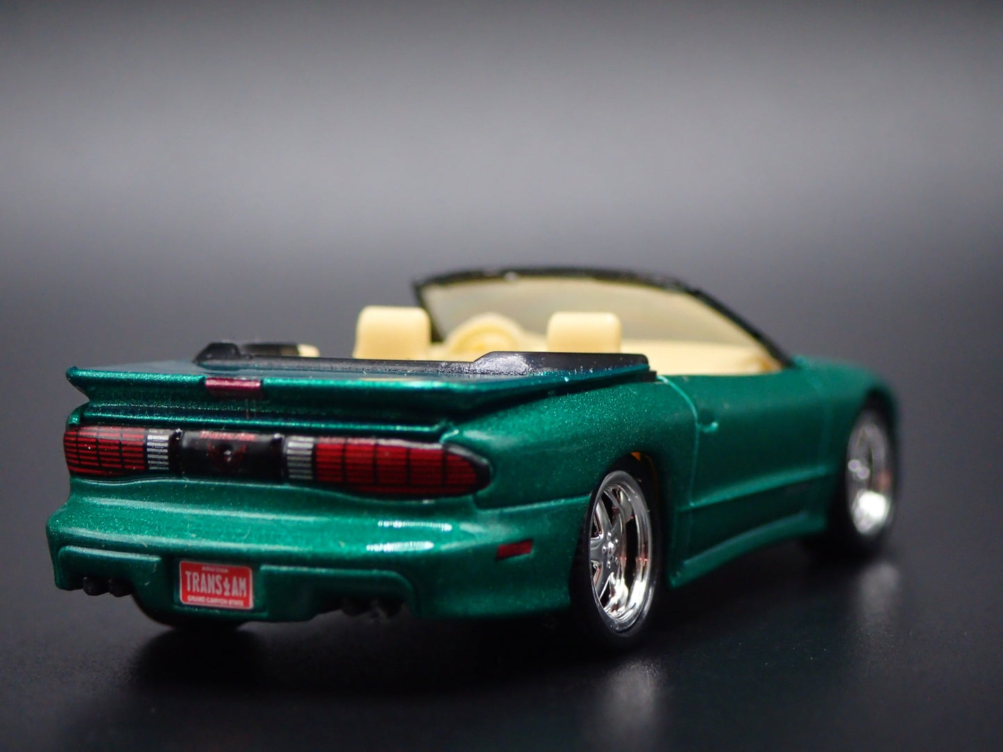 1997 97 PONTIAC FIREBIRD TA CONVERTIBLE 1:64 SCALE DIORAMA DIECAST MODEL CAR