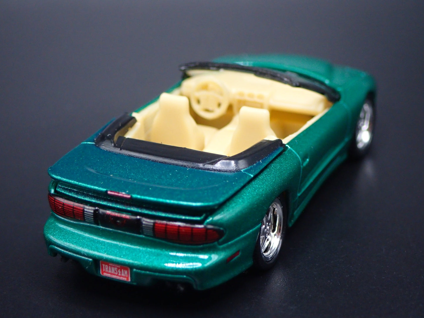 1997 97 PONTIAC FIREBIRD TA CONVERTIBLE 1:64 SCALE DIORAMA DIECAST MODEL CAR