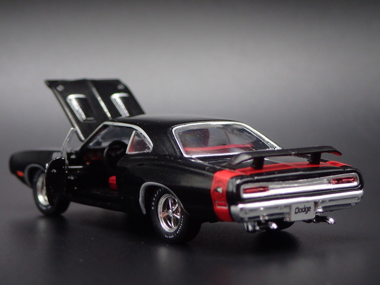 1970 70 DODGE SUPER BEE HEMI BLACK RARE 1/64 SCALE DIORAMA DIECAST MODEL CAR