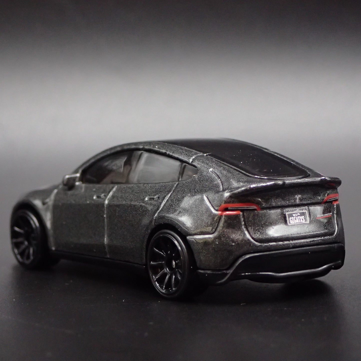 2020-2025 TESLA MODEL Y SUV 1:64 SCALE COLLECTIBLE DIORAMA DIECAST MODEL CAR