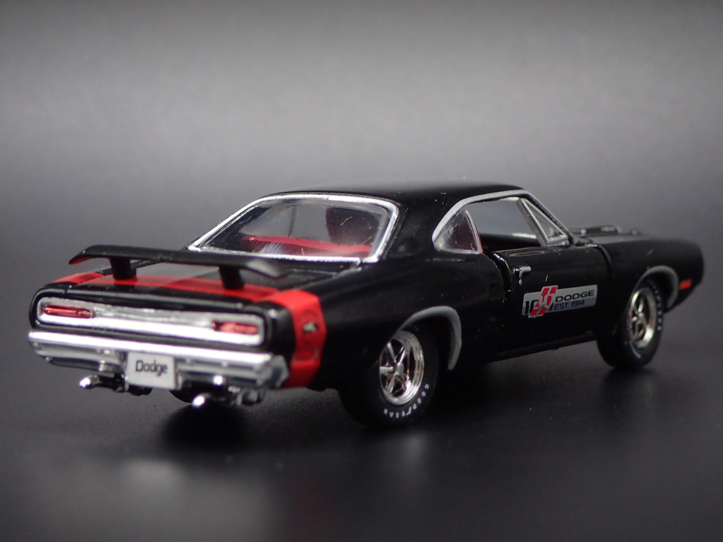 1970 70 DODGE SUPER BEE HEMI BLACK RARE 1/64 SCALE DIORAMA DIECAST MODEL CAR