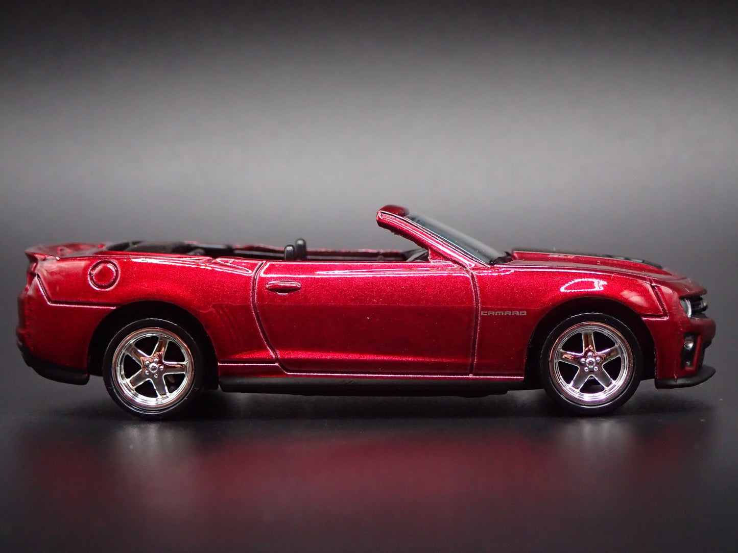 2013 CHEVY CHEVROLET CAMARO ZL1 CONVERTIBLE 1:64 SCALE DIORAMA DIECAST MODEL CAR
