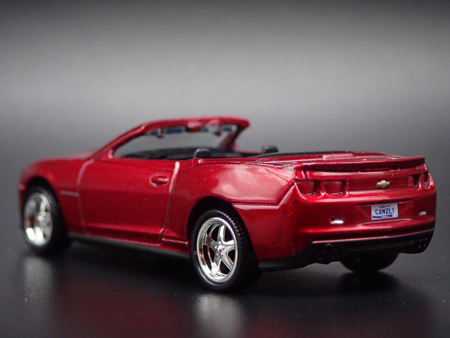 2013 CHEVY CHEVROLET CAMARO ZL1 CONVERTIBLE 1:64 SCALE DIORAMA DIECAST MODEL CAR