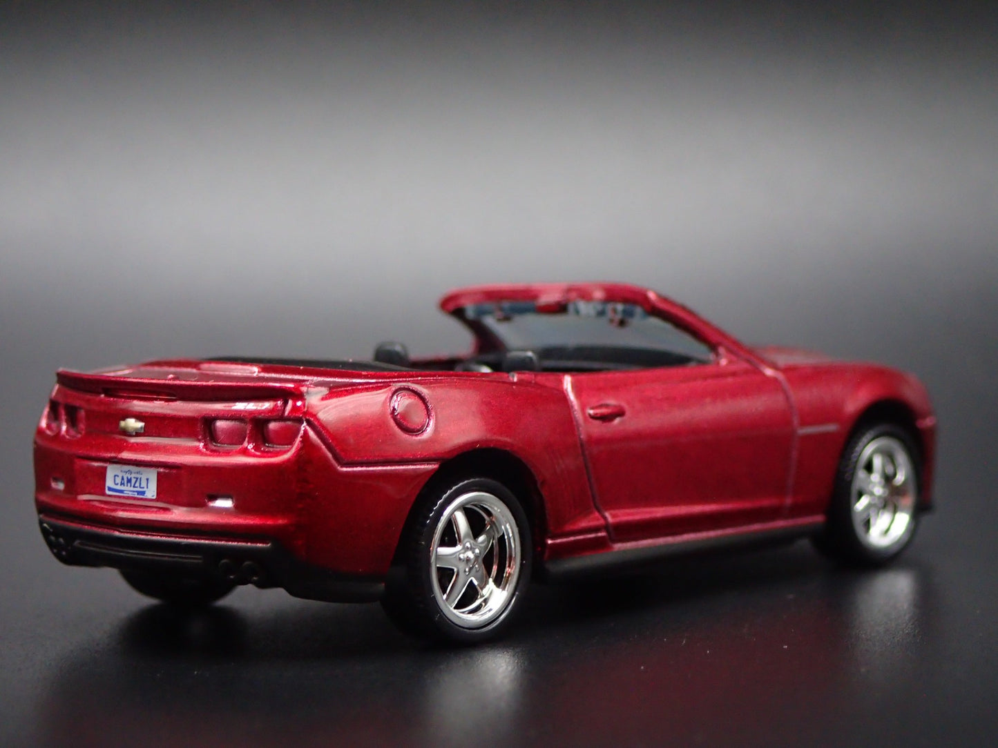 2013 CHEVY CHEVROLET CAMARO ZL1 CONVERTIBLE 1:64 SCALE DIORAMA DIECAST MODEL CAR